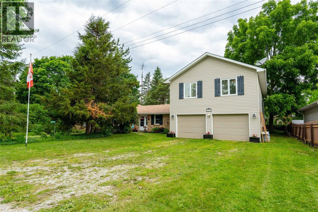 3590 Point View DRIVE, Plympton-Wyoming