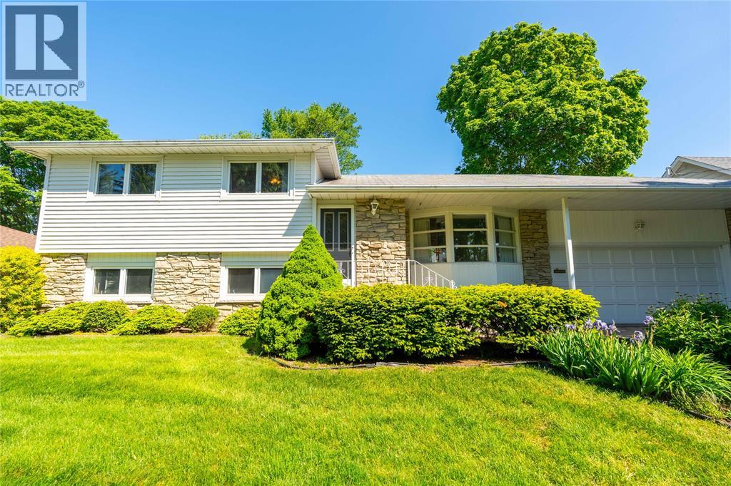 572 HIGHBURY PARK, Sarnia