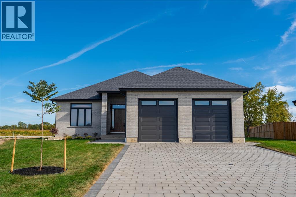 3555 PAUL CRESCENT, Plympton-Wyoming