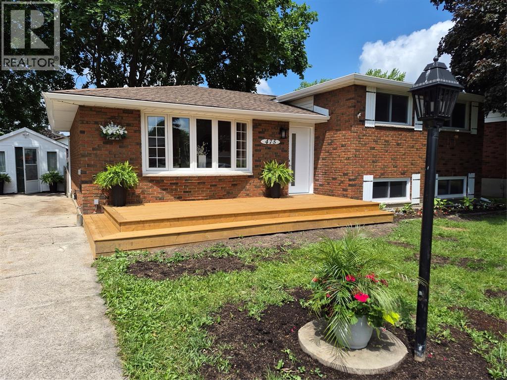 475 COLBORNE DRIVE, St Clair