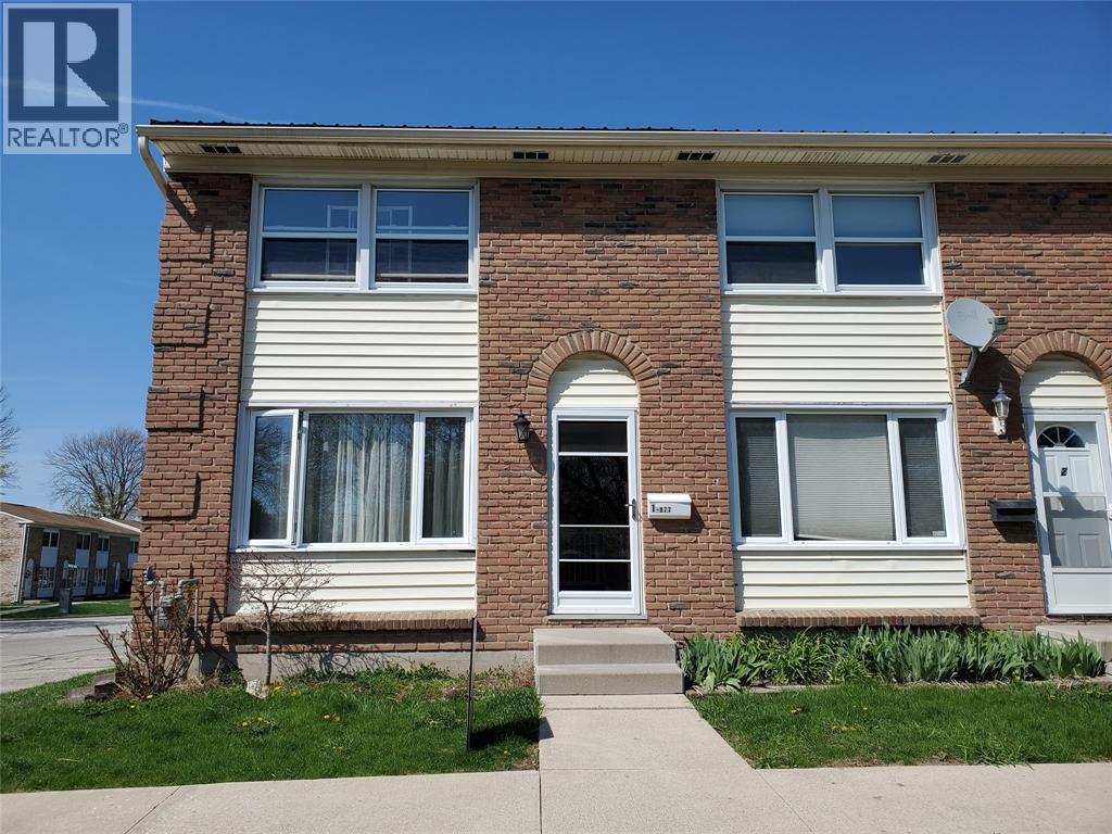 877 CARLETON PLACE UnitNo. 1, Sarnia