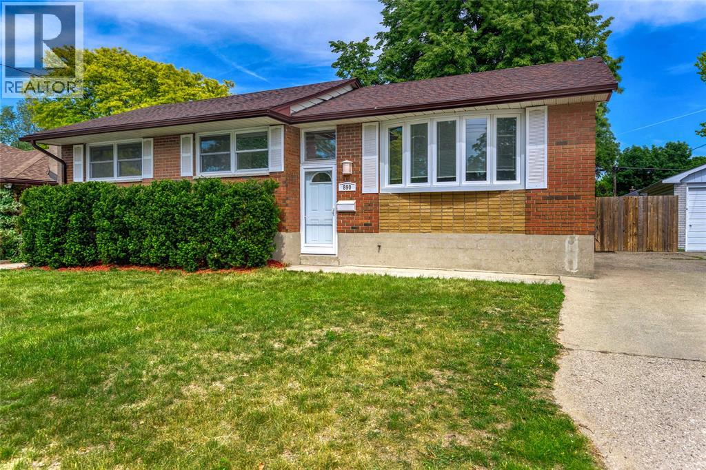 890 HOLLANDS AVENUE, Sarnia