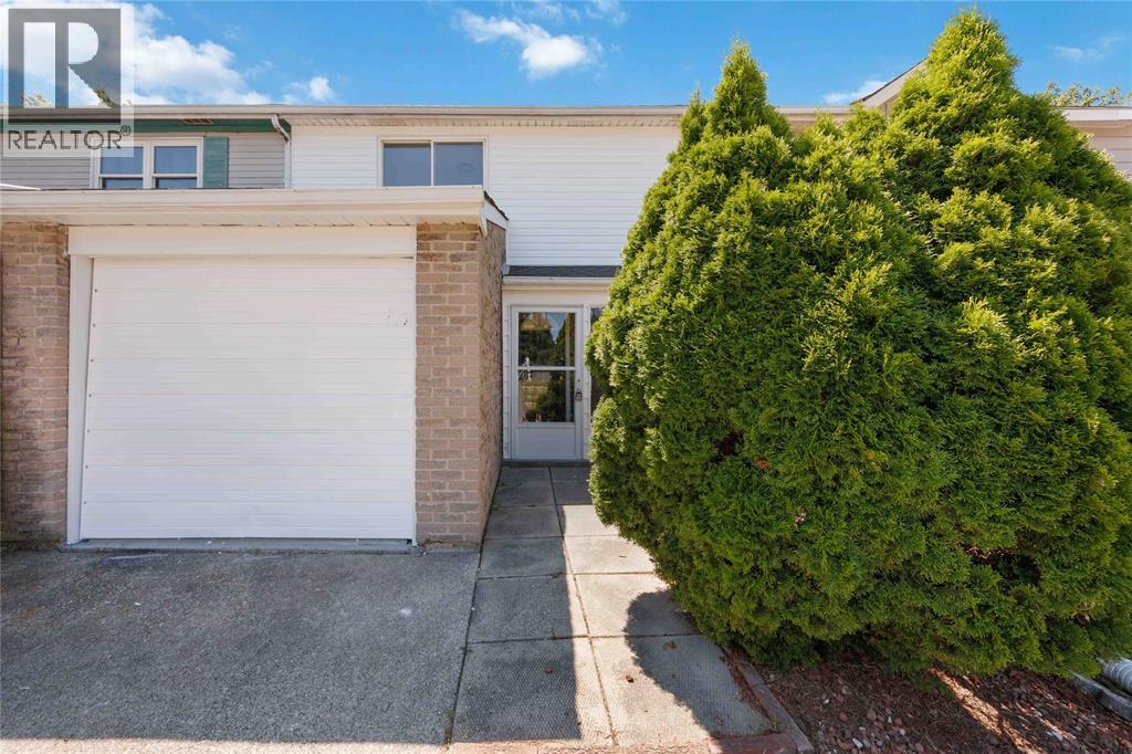 307 SOMERSET CRESCENT, Sarnia