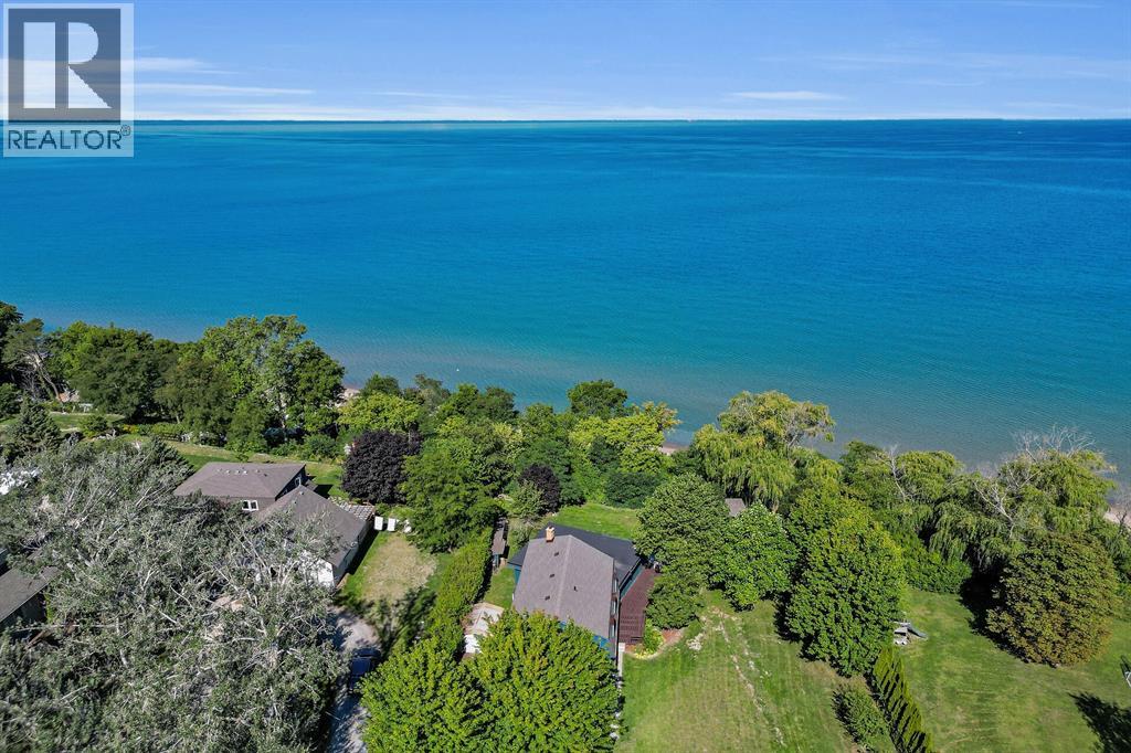 3692 BEVERLY GLEN ..., Plympton-Wyoming