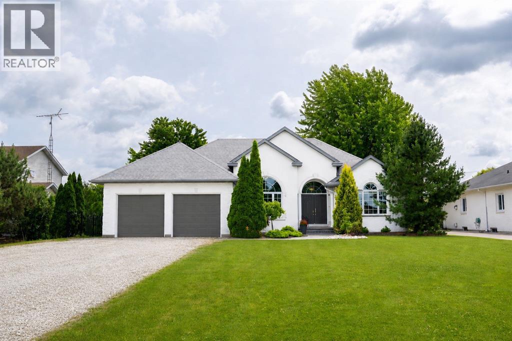 968 ST CLAIR PARKWAY, Moore Township