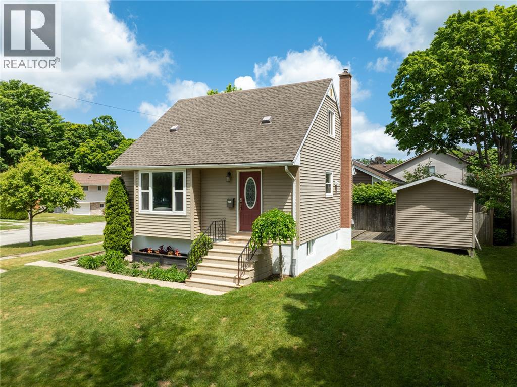 702 MICHIGAN AVENUE, Point Edward