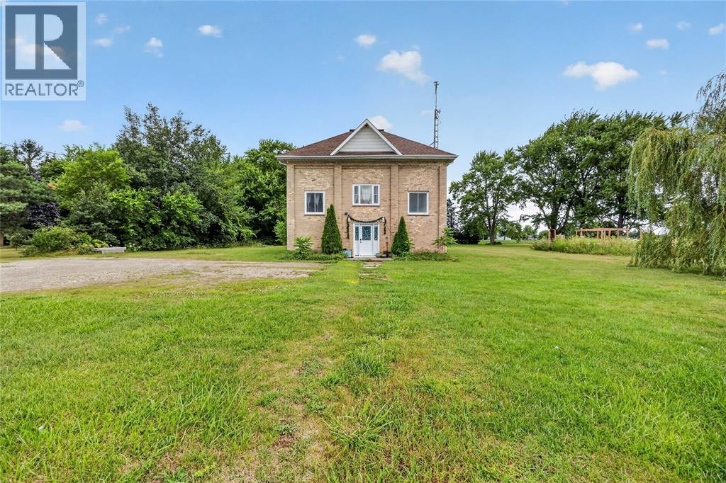 4490 CHURCHILL LINE, Plympton-Wyoming