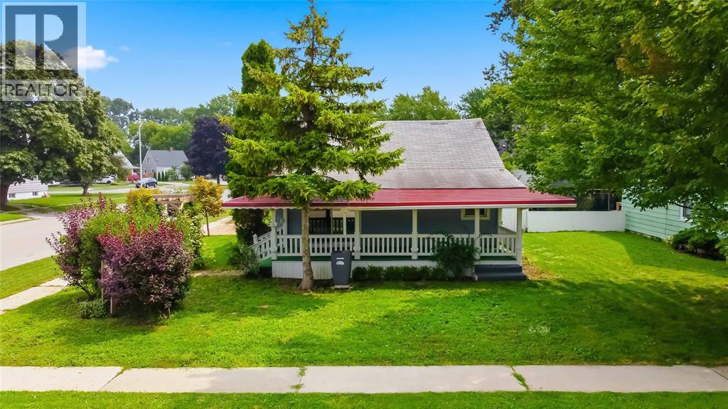 641 MAPLE AVENUE, Sarnia