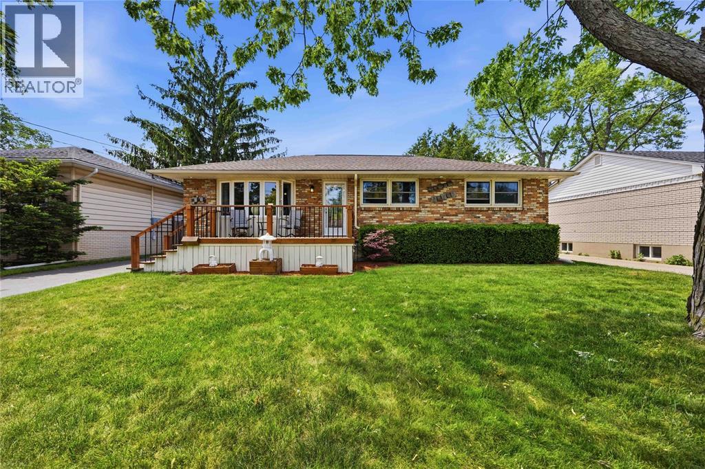 893 Hollands AVENUE, Sarnia