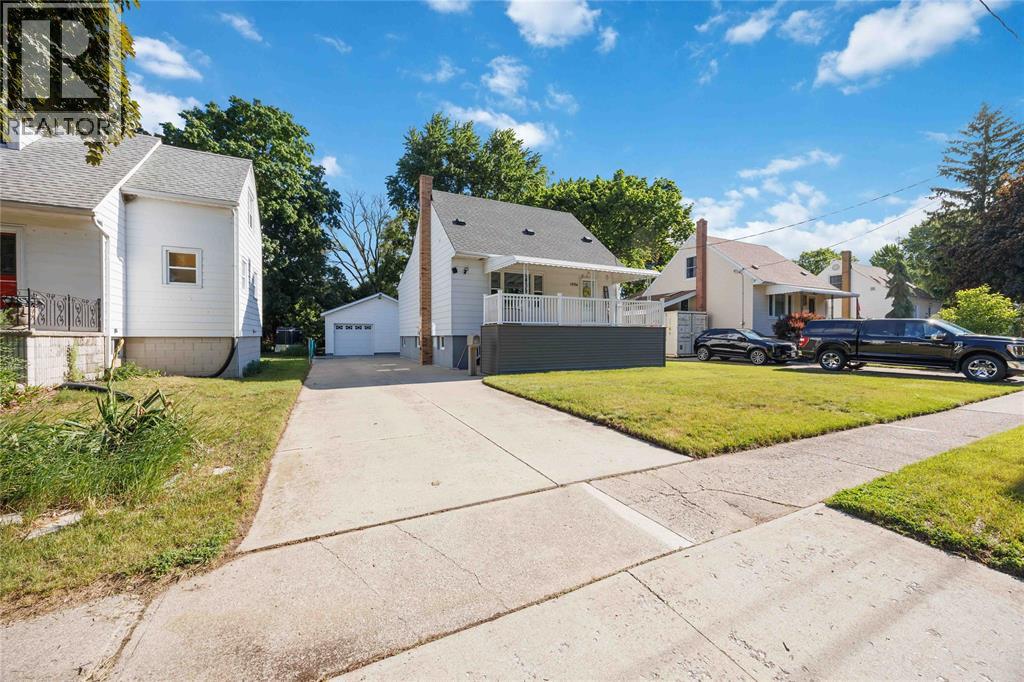 1094 WILLA DRIVE, Sarnia