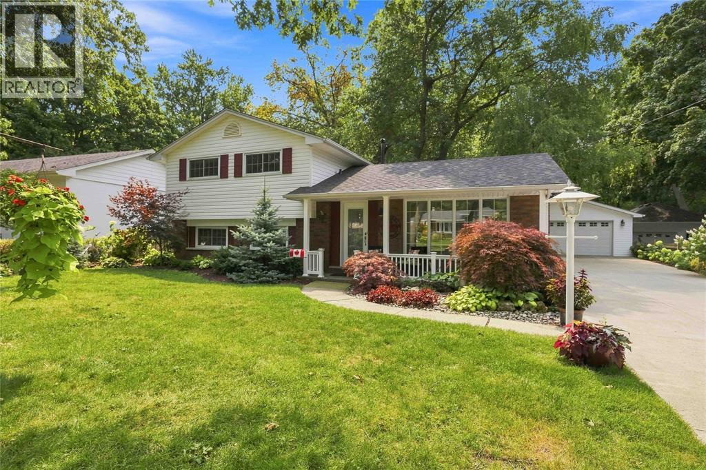 1931 CLARENCE STREET, Sarnia