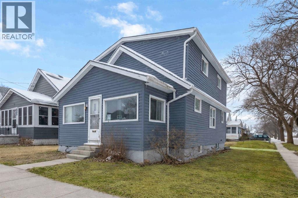 463 CONFEDERATION STREET, Sarnia