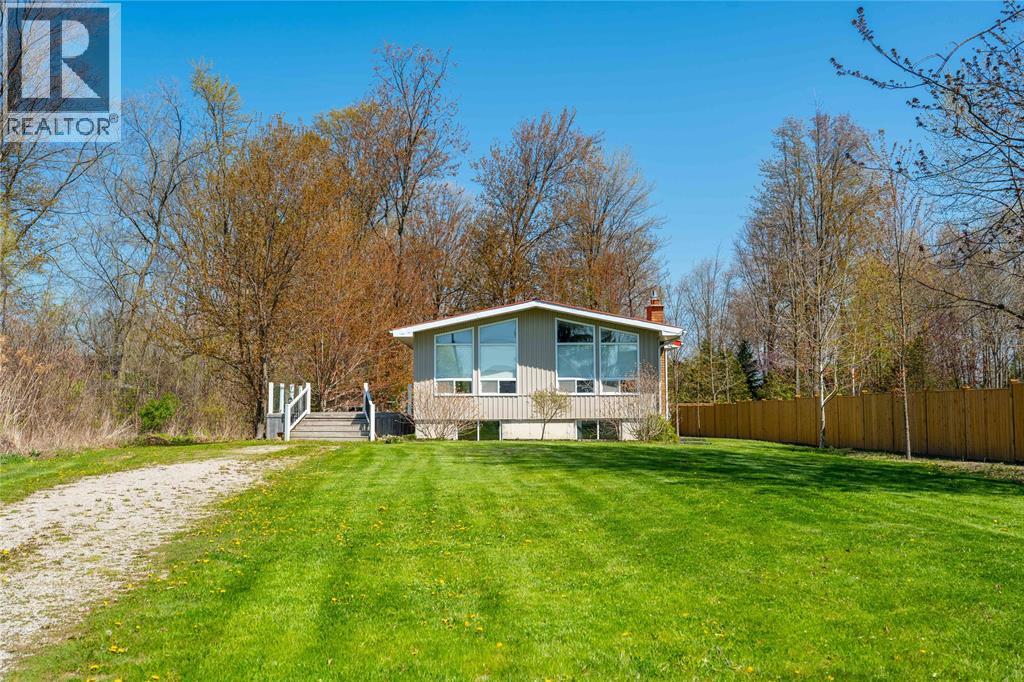 4090 COLLINGWOOD STREET, Plympton-Wyoming