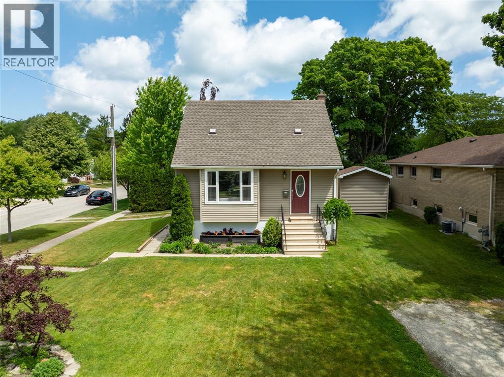 702 MICHIGAN AVENUE, Point Edward