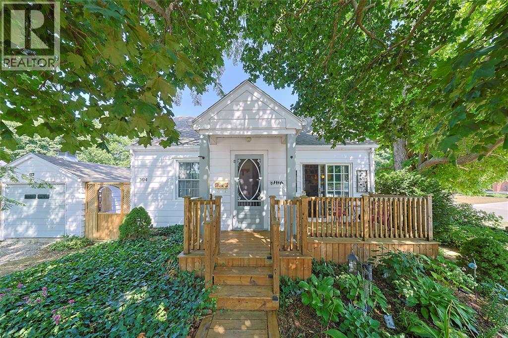 304 LORNE AVENUE, Wallaceburg