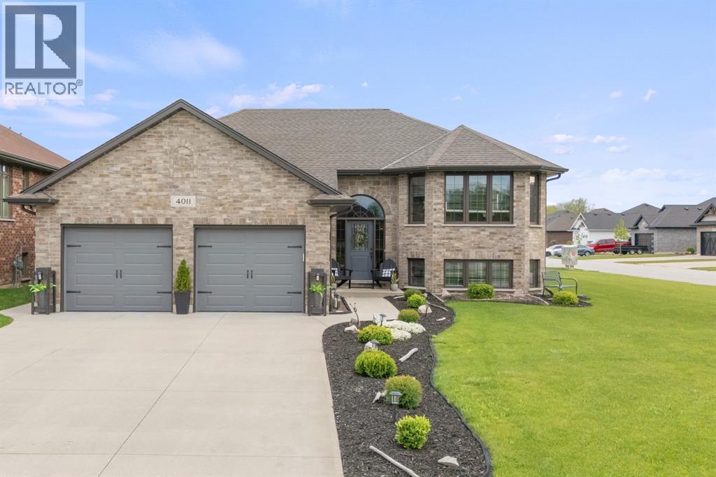 4011 Englehart DRIVE, Petrolia