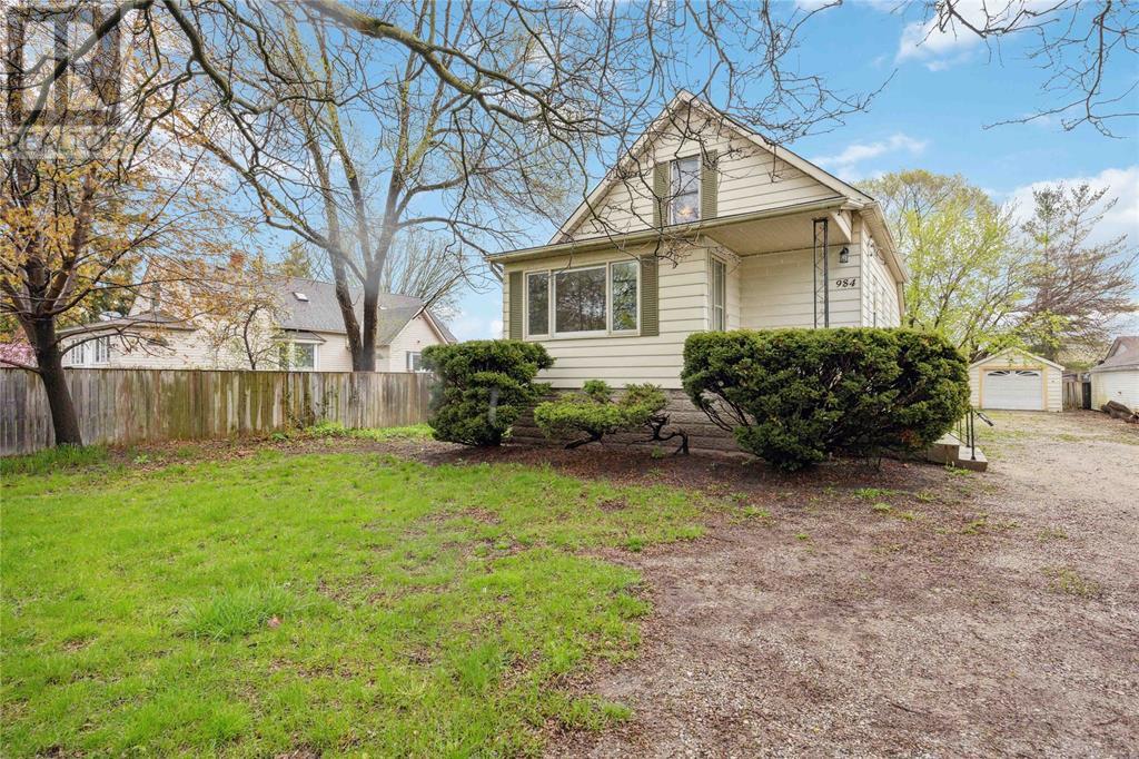 984 Murphy ROAD, Sarnia