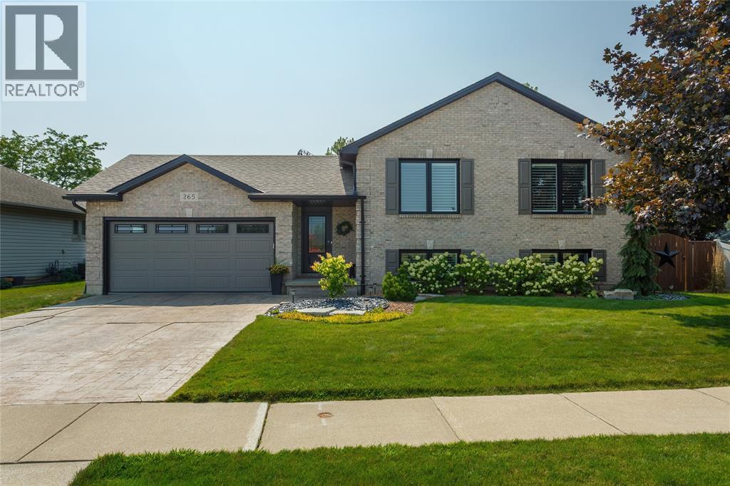265 ST. CLAIR BOULEVARD, St Clair