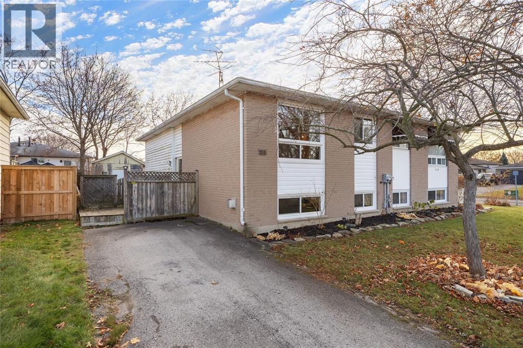 518 OOZLOFFSKY STREET, Petrolia