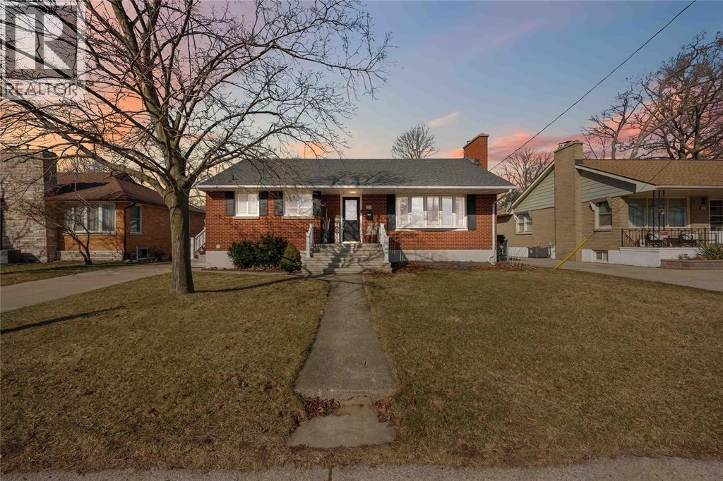 1569 INDIAN ROAD North, Sarnia