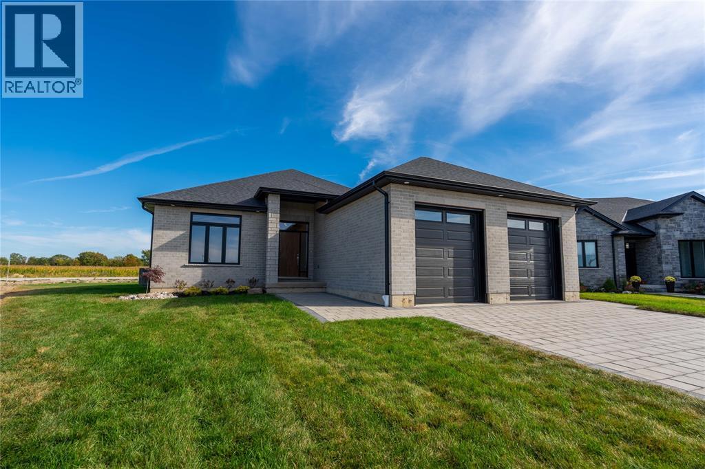 3559 PAUL CRESCENT, Plympton-Wyoming