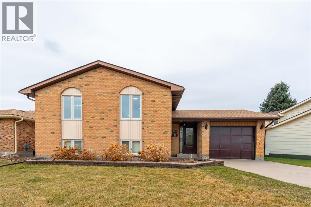 305 OAKLEA COURT, Sarnia