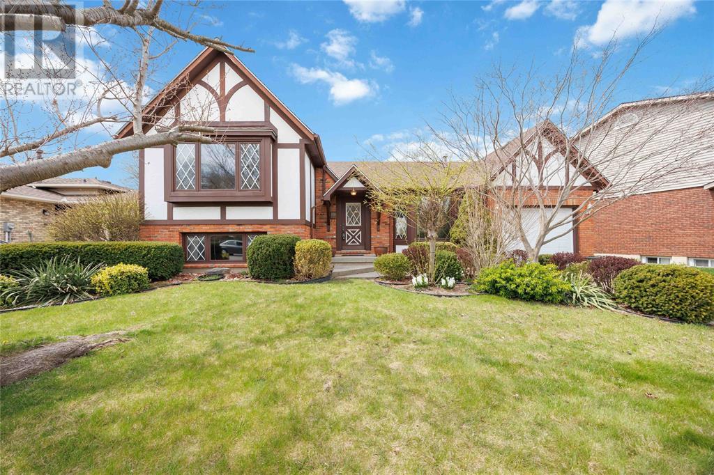 335 TWIN LAKES DRIVE, Sarnia