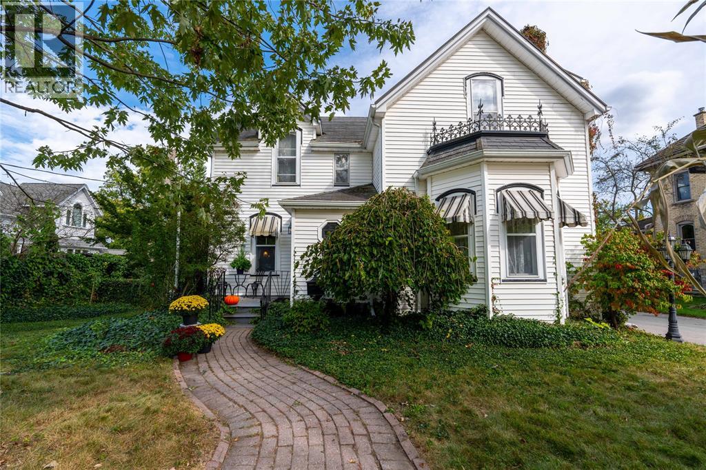 438 Emmeline STREET, Petrolia