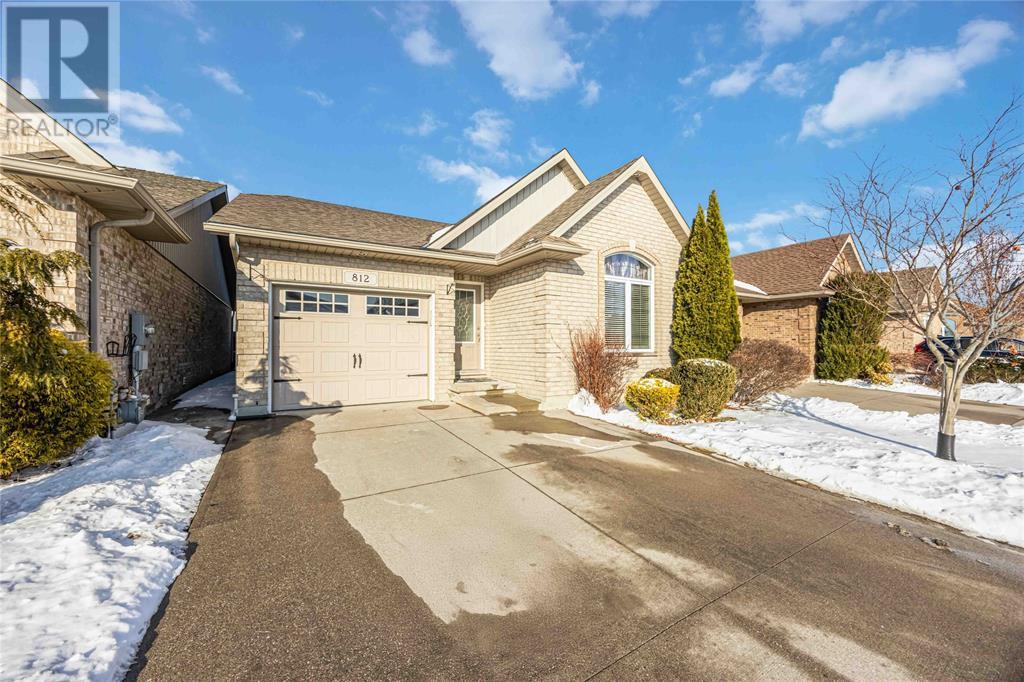 812 CARRIAGE WAY, Sarnia