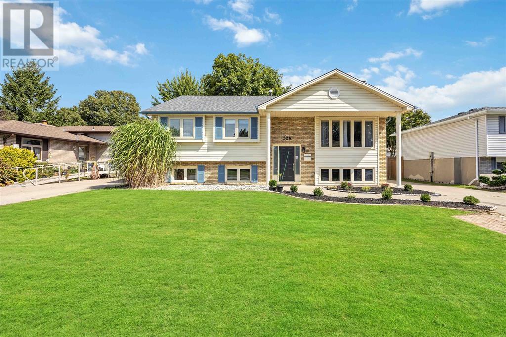 526 BIRCHBANK AVENUE, St Clair