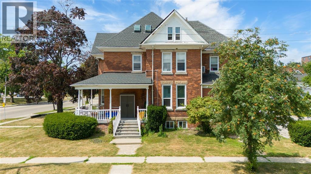 282 WELLINGTON STREET, Sarnia