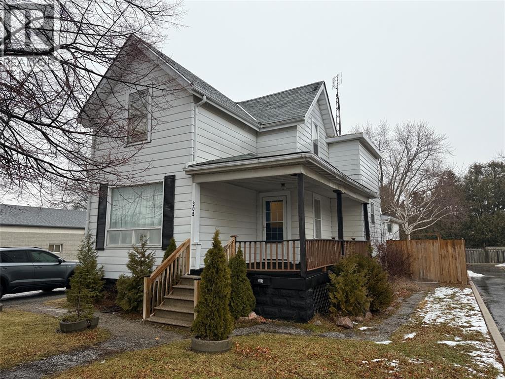 305 ST CLAIR STREET, Chatham