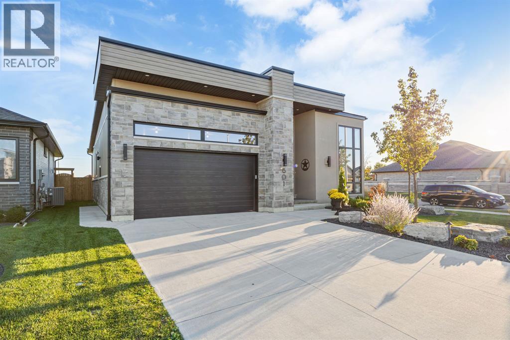 601 MEAD COURT, Sarnia