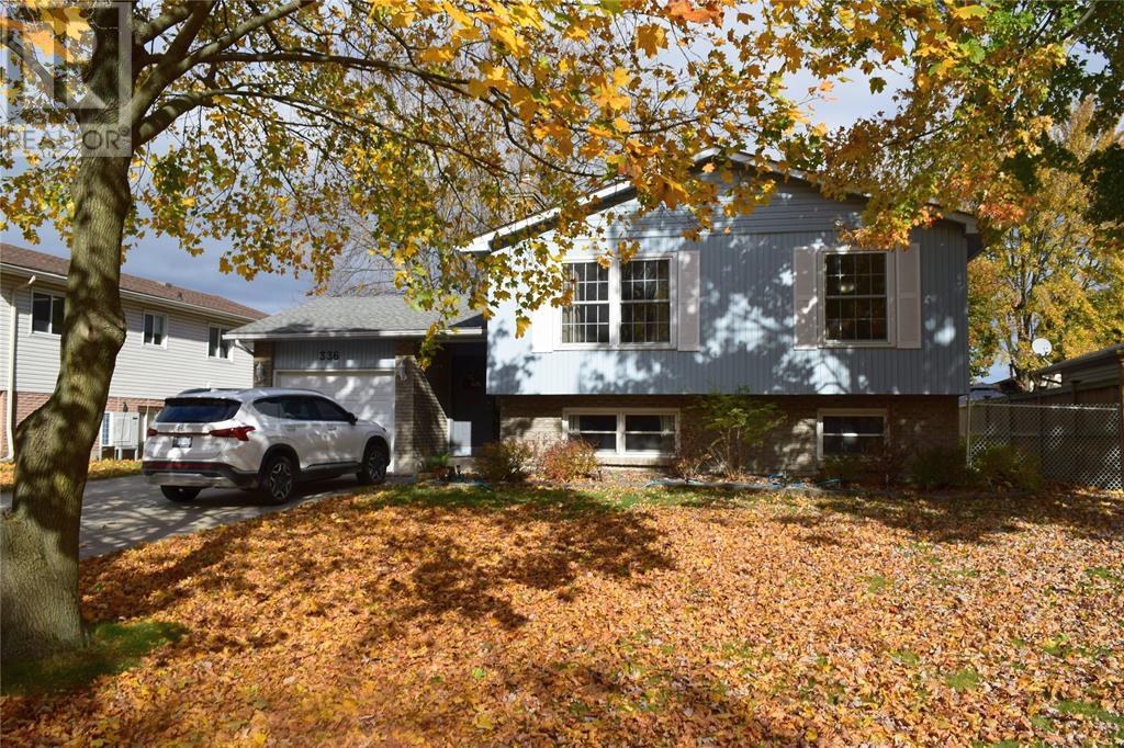 336 WALNUT COURT, St Clair