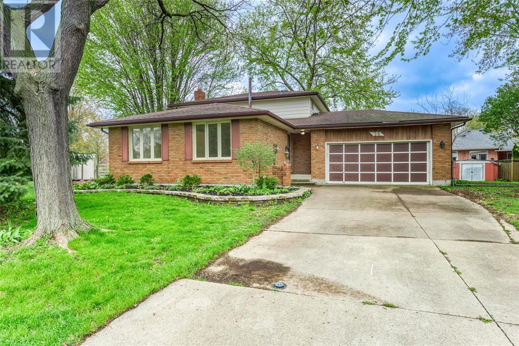 38 COPPERFIELD COURT, Sarnia