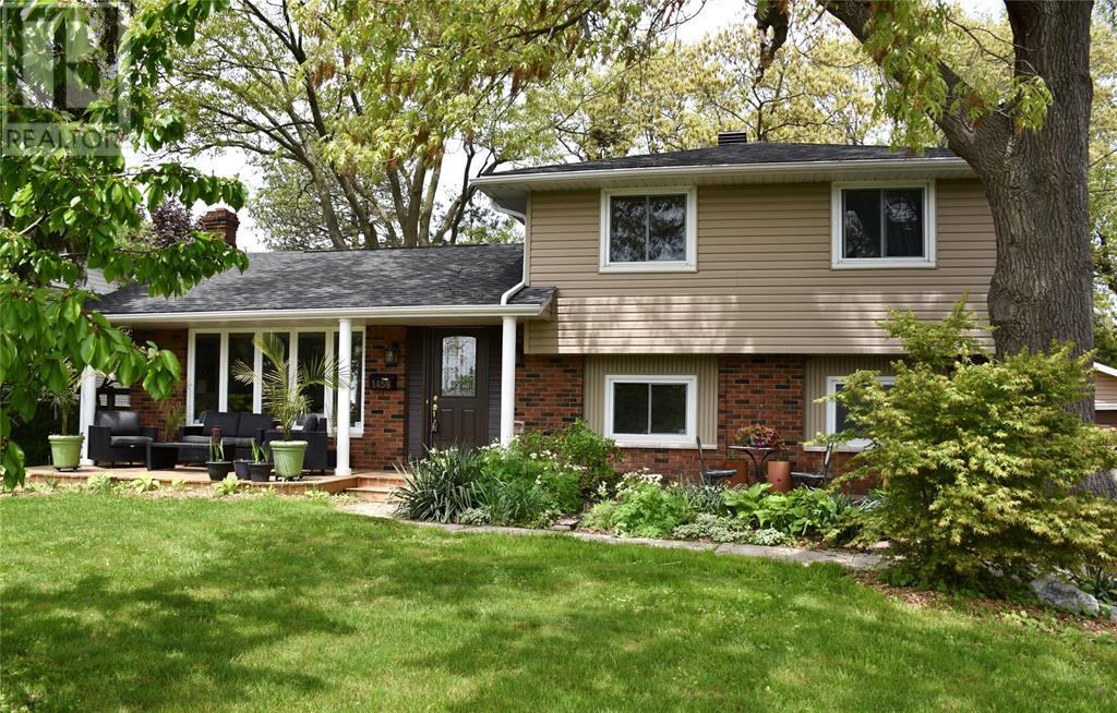 1458 CATHCART BOULEVARD, Sarnia
