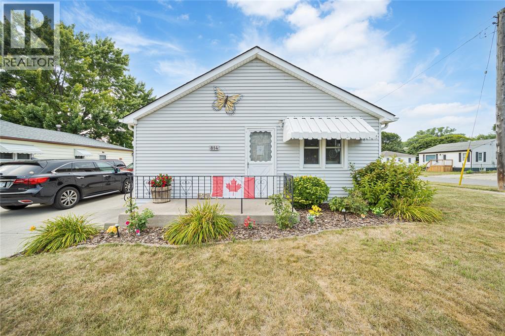 814 MAXWELL STREET, Sarnia