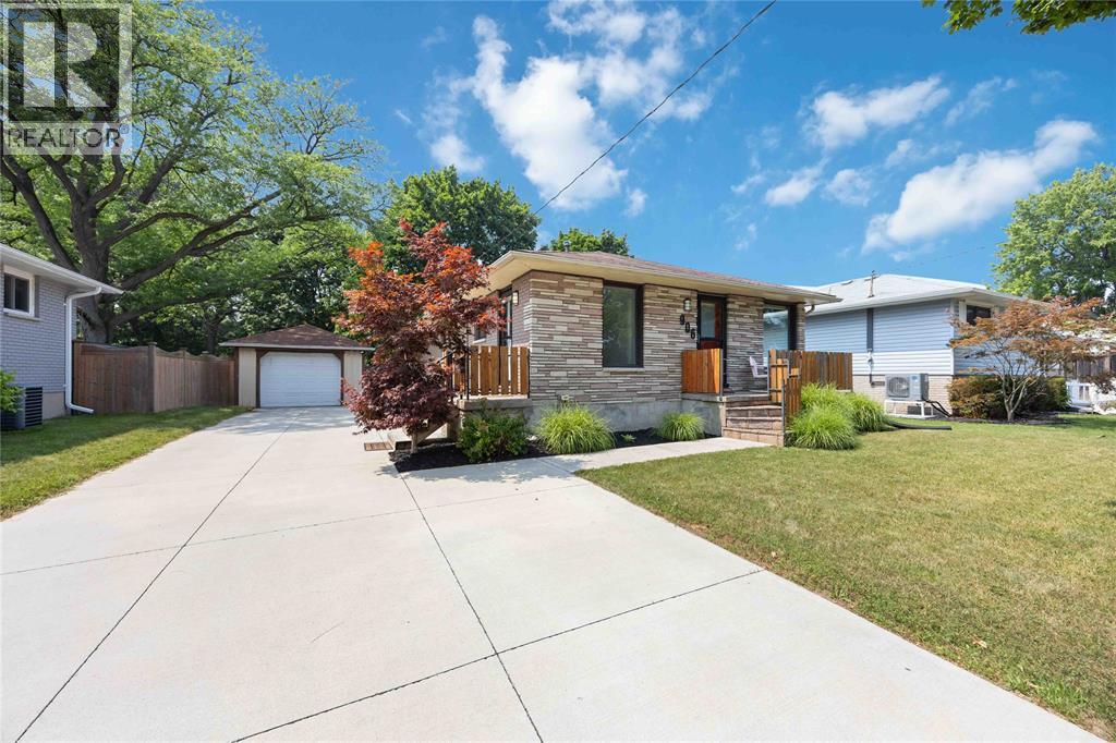 906 CHAMPLAIN ROAD, Sarnia