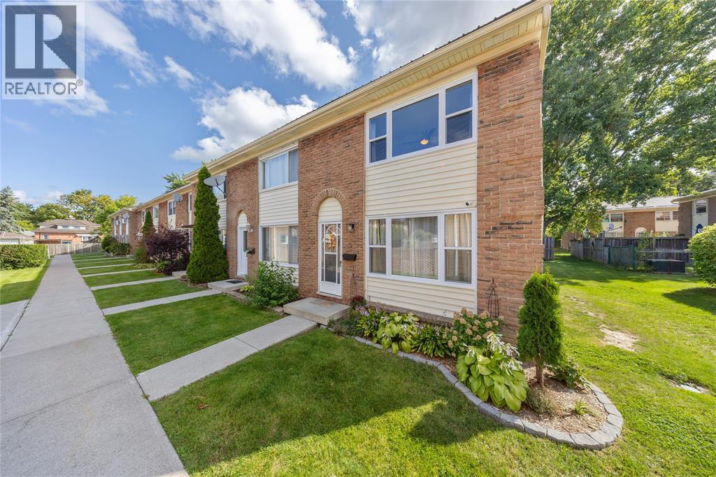 889 CARLETON PLACE UnitNo. 1, Sarnia