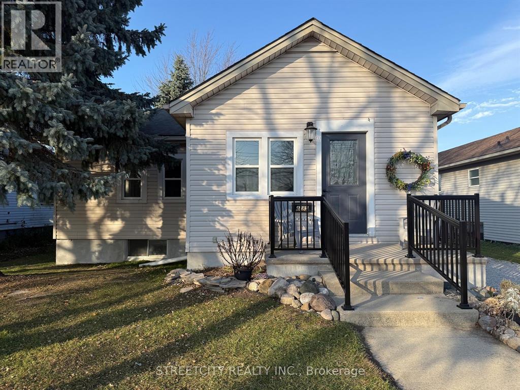 4482 Petrolia LINE, Petrolia