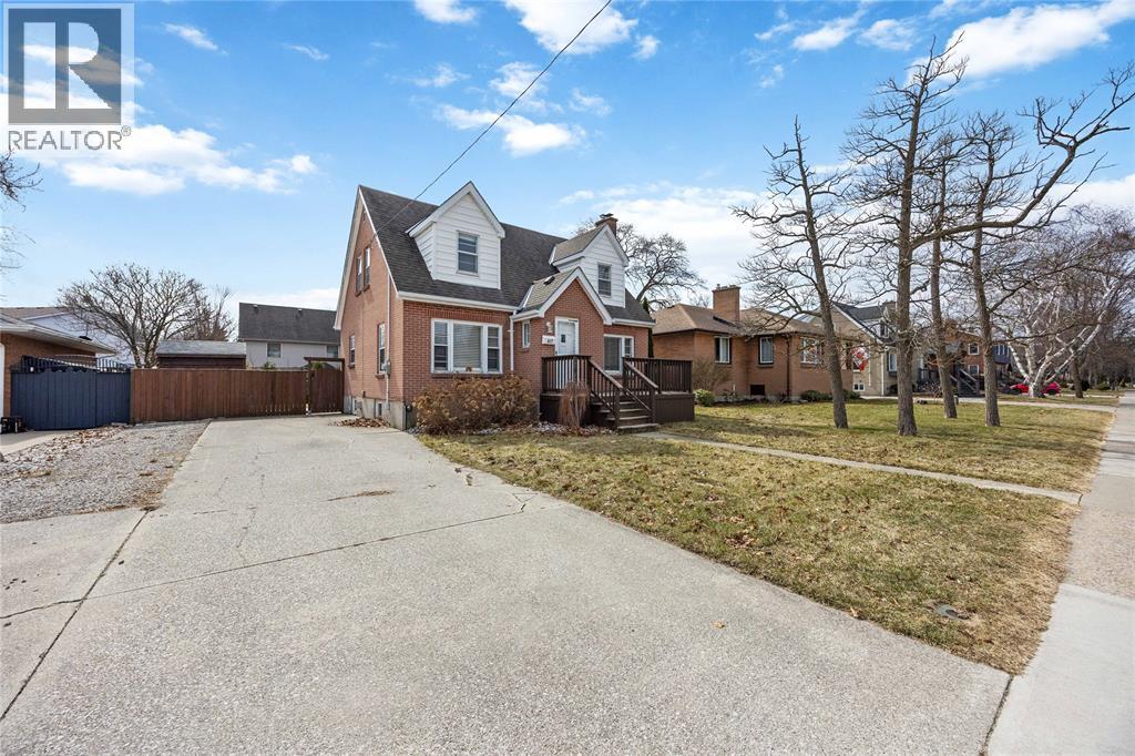 617 CATHCART BOULEVARD, Sarnia