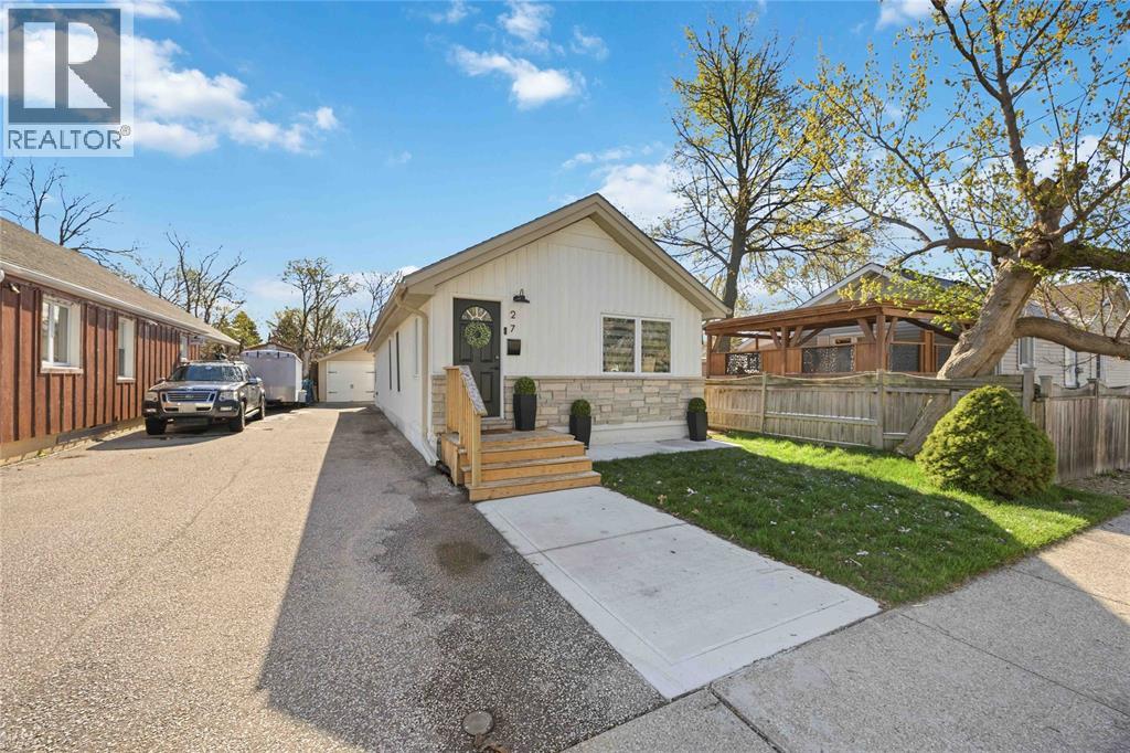 27 ALICE STREET, Point Edward