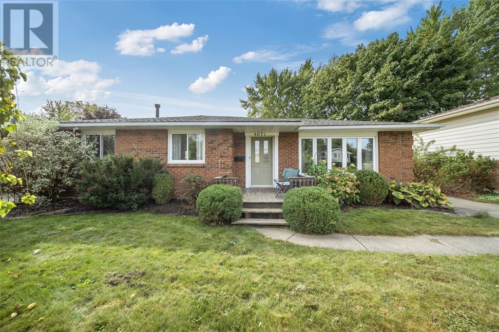 4071 JUNIPER CRESCENT, Petrolia