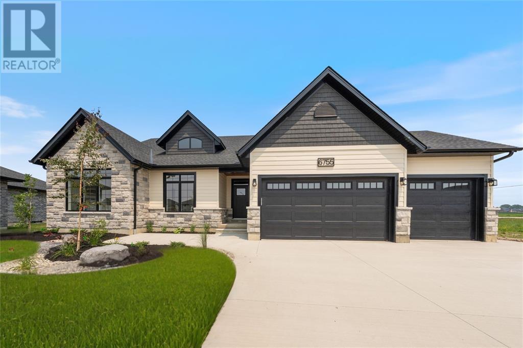 6755 GRIFFIN DRIVE, Plympton-Wyoming
