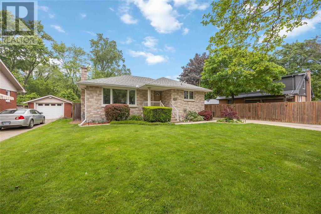 976 KENSINGTON BOULEVARD, Sarnia