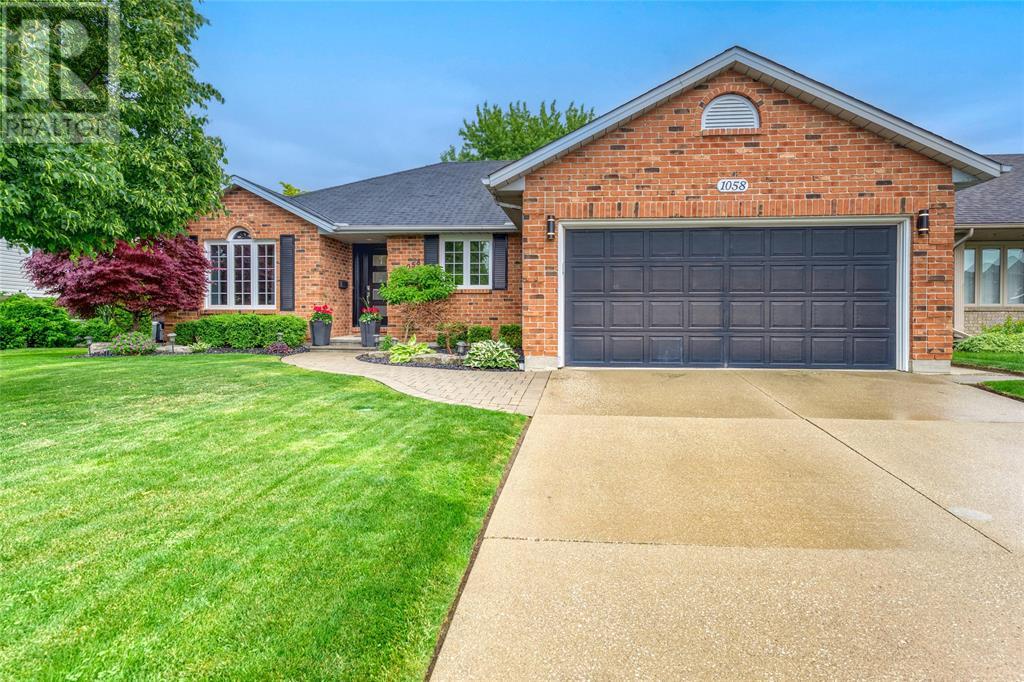 1058 FINCH DRIVE, Sarnia