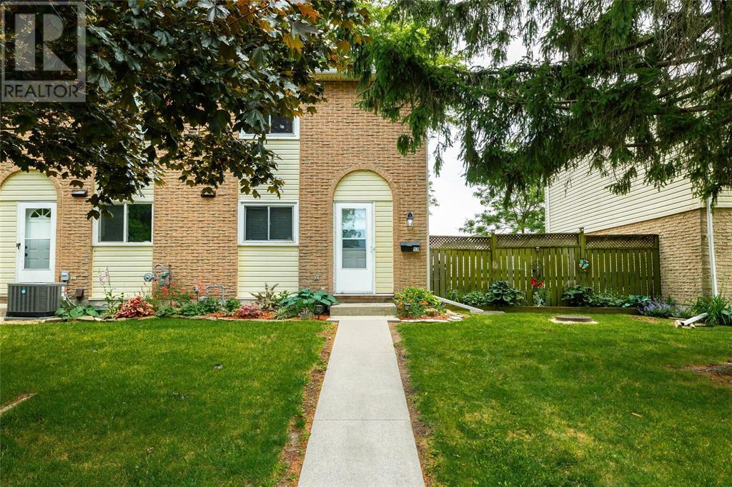 27 TURNER DRIVE UnitNo. 17, Sarnia