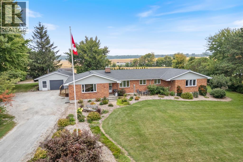 4682 LONDON LINE, Plympton-Wyoming