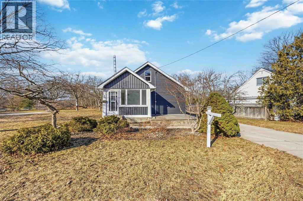 1027 COLBORNE ROAD, Sarnia