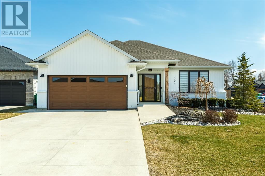 304 SUNSET COURT, Petrolia